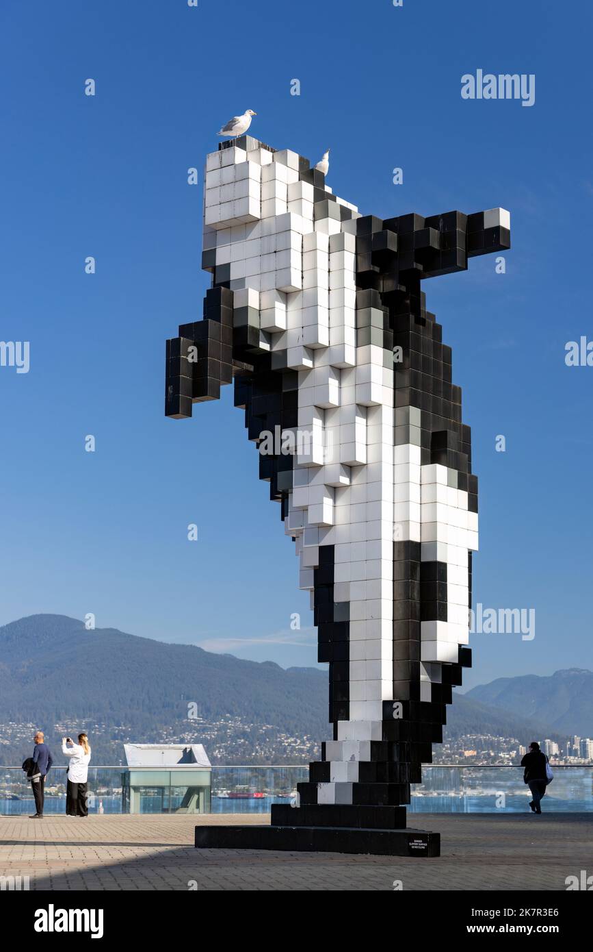 „Digital Orca“-Skulptur von Douglas Coupland in Jack Poole Plaza - Vancouver, British Columbia, Kanada Stockfoto