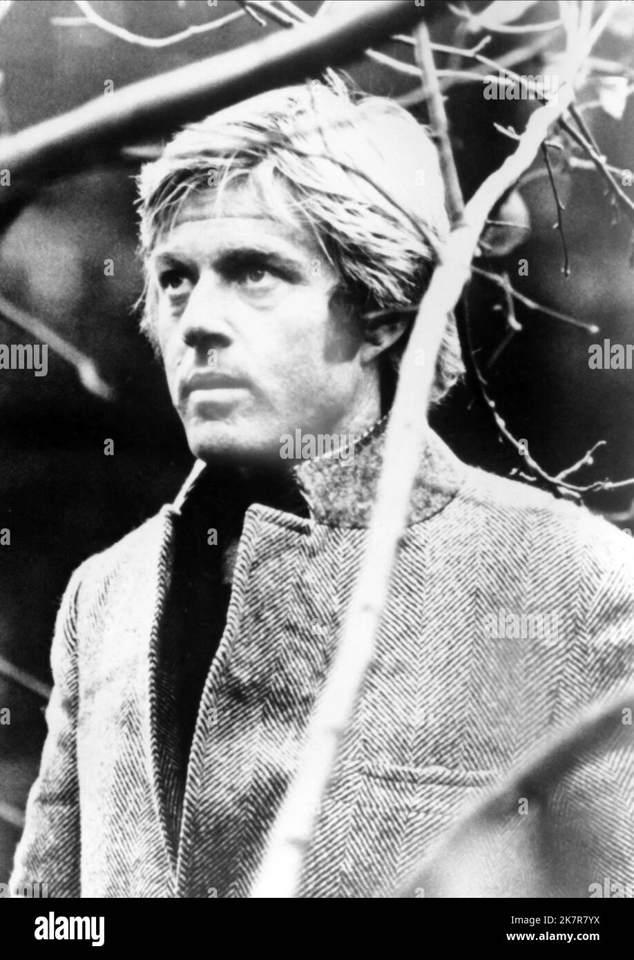 Robert Redford Film: Three Days of the Condor (USA 1975) Charaktere: Joseph Turner / Literaturverfilmung (nach dem Buch von James Grady) Regie: Sydney Pollack 24. September 1975 **WARNUNG** Dieses Foto ist nur für redaktionelle Verwendung bestimmt und unterliegt dem Copyright von WILDWOOD ENTERPRISES und/oder des Fotografen, der von der Film- oder Produktionsfirma beauftragt wurde und darf nur durch Publikationen im Zusammenhang mit der Bewerbung des oben genannten Films reproduziert werden. Eine obligatorische Gutschrift an WILDWOOD-UNTERNEHMEN ist erforderlich. Der Fotograf sollte auch bei Bekanntwerden des Fotos gutgeschrieben werden. Ohne wr kann keine kommerzielle Nutzung gewährt werden Stockfoto