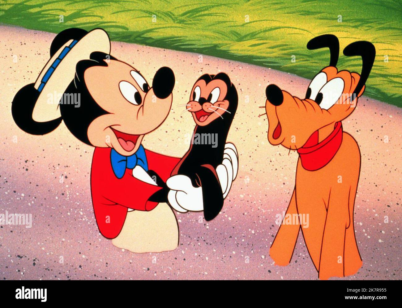 Mikey Mouse & Pluto Film Walt Disney Cartoon (1973) 01. Mai 1975 **WARNUNG** dieses Foto ist nur für redaktionelle Zwecke bestimmt und unterliegt dem Urheberrecht der Film Company und/oder des von der Film- oder Produktionsgesellschaft beauftragten Fotografen und kann nur durch Veröffentlichungen in Verbindung mit der Werbung für den oben genannten Film reproduziert werden. Es ist eine obligatorische Gutschrift an die Filmgesellschaft erforderlich. Der Fotograf sollte ebenfalls angerechnet werden, wenn er bekannt ist. Ohne schriftliche Genehmigung der Film Company kann keine kommerzielle Nutzung gewährt werden. Stockfoto