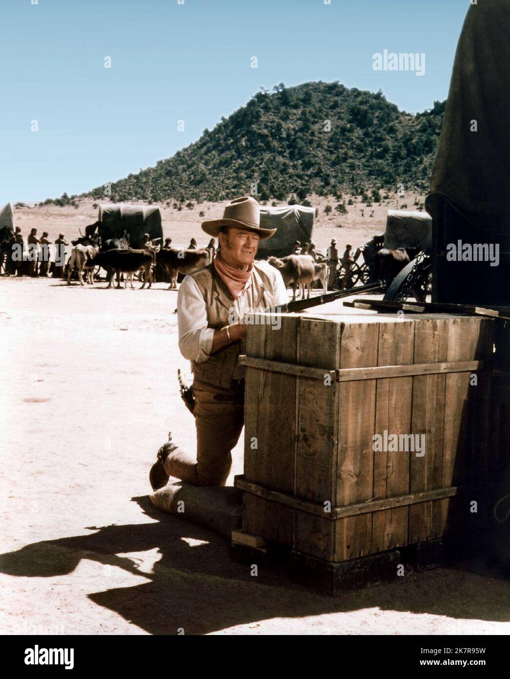 John Wayne Film: Chisum (1970) Charaktere: John Simpson Chisum Regie: Andrew V. McLaglen 24 June 1970 **WARNUNG** Dieses Foto ist nur für redaktionelle Zwecke bestimmt und unterliegt dem Copyright von WARNER BROS und/oder des Fotografen, der von der Film- oder Produktionsfirma beauftragt wurde, und kann nur durch Publikationen im Zusammenhang mit der Bewerbung des oben genannten Films reproduziert werden. Eine obligatorische Gutschrift an WARNER BROS ist erforderlich. Der Fotograf sollte auch bei Bekanntwerden des Fotos gutgeschrieben werden. Ohne schriftliche Genehmigung der Film Company kann keine kommerzielle Nutzung gewährt werden. Stockfoto