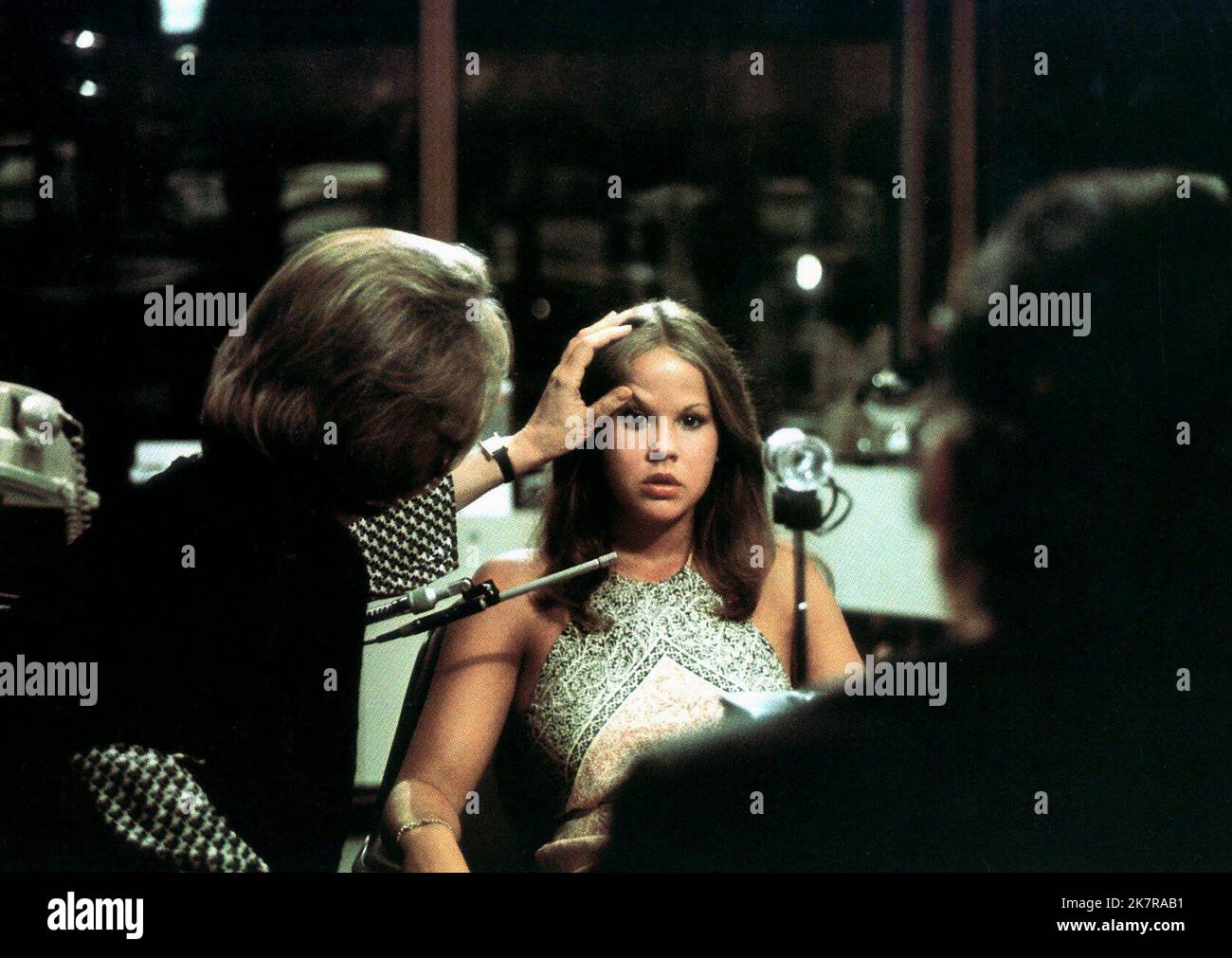 Linda Blair Film The Exorcist II: The Heretic (1976) Charaktere: Regan MacNeil Regie: John Boorman 17. Juni 1977 **WARNUNG** dieses Foto ist nur für redaktionelle Zwecke bestimmt und unterliegt dem Urheberrecht von WARNER BROS und/oder dem Fotografen, der von der Film or Production Company zugewiesen wurde. Eine obligatorische Gutschrift für WARNER BROS ist erforderlich. Der Fotograf sollte ebenfalls angerechnet werden, wenn er bekannt ist. Ohne schriftliche Genehmigung der Film Company kann keine kommerzielle Nutzung gewährt werden. Stockfoto