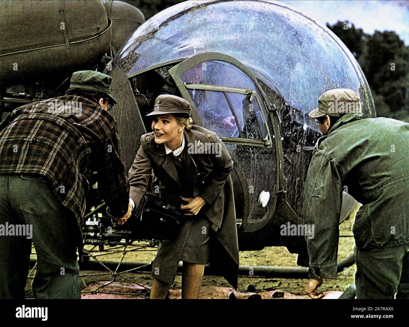 Sally Kellerman Film Mash; M*A*S*H (USA 1970) Charaktere: Major Margaret 'Hot Lips' O'Houlihan Regie: Robert Altman 25. Januar 1970 **WARNUNG** dieses Foto ist nur für redaktionelle Zwecke bestimmt und unterliegt dem Copyright von 20TH CENTURY FOX und/oder der Fotografin, die von der Film or Production Company beauftragt wurde. Eine obligatorische Gutschrift für 20TH CENTURY FOX ist erforderlich. Der Fotograf sollte ebenfalls angerechnet werden, wenn er bekannt ist. Ohne schriftliche Genehmigung der Film Company kann keine kommerzielle Nutzung gewährt werden. Stockfoto