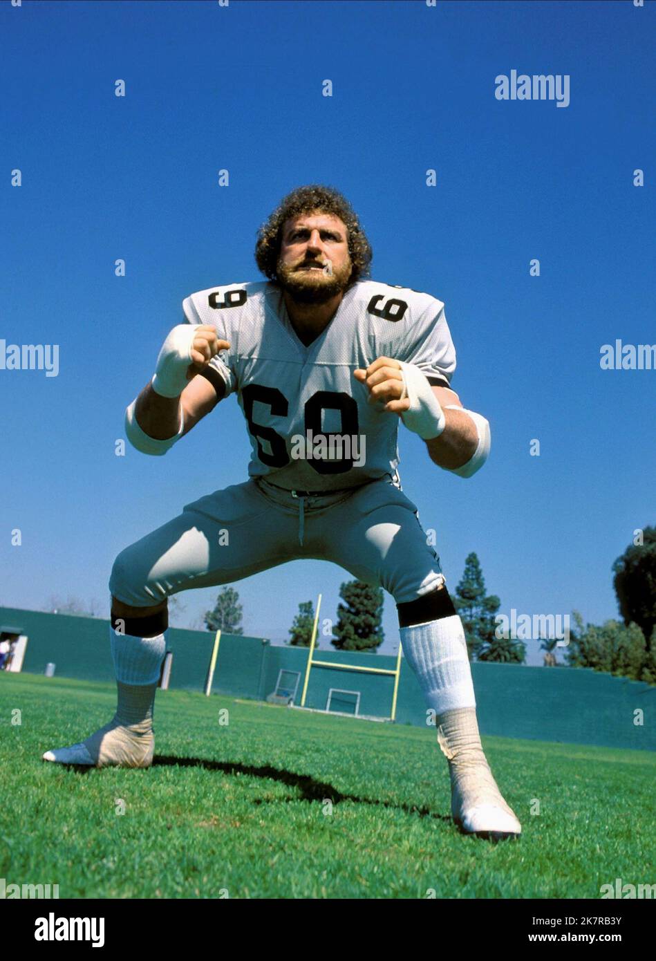 John Matuszak Film North Dallas Forty (USA 1979) Charaktere: O. W. Shaddock Regie: Ted Kotcheff 03. August 1979 **WARNUNG** dieses Foto ist nur für redaktionelle Zwecke bestimmt und unterliegt dem Urheberrecht von PARAMOUNT und/oder dem Fotografen, der von der Film- oder Produktionsgesellschaft zugewiesen wurde. Es kann nur durch Veröffentlichungen in Verbindung mit der Werbung für den oben genannten Film reproduziert werden. Es ist eine obligatorische Gutschrift bis ÜBERGEORDNETEN BETRAG erforderlich. Der Fotograf sollte ebenfalls angerechnet werden, wenn er bekannt ist. Ohne schriftliche Genehmigung der Film Company kann keine kommerzielle Nutzung gewährt werden. Stockfoto