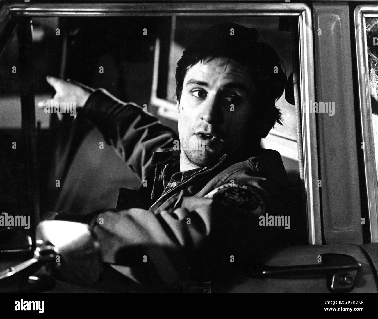 Robert de Niro Film Taxi Driver (USA 1976) Charaktere: Travis Bickle Regie: Martin Scorsese 07. Februar 1976 **WARNUNG** dieses Foto ist nur für redaktionelle Zwecke bestimmt und unterliegt dem Copyright von COLUMBIA PICTURES und/oder dem Fotografen, der von der Film- oder Produktionsgesellschaft beauftragt wurde. Es kann nur durch Veröffentlichungen in Verbindung mit der Werbung für den oben genannten Film reproduziert werden. Eine obligatorische Gutschrift für COLUMBIA PICTURES ist erforderlich. Der Fotograf sollte ebenfalls angerechnet werden, wenn er bekannt ist. Ohne schriftliche Genehmigung der Film Company kann keine kommerzielle Nutzung gewährt werden. Stockfoto
