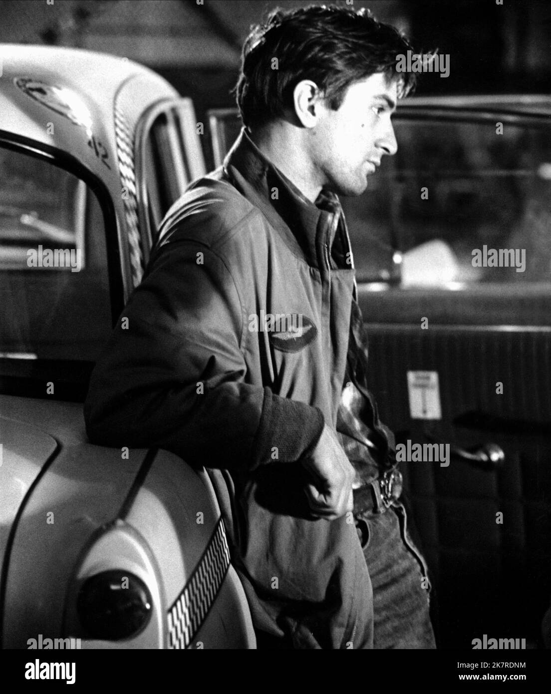 Robert de Niro Film Taxi Driver (USA 1976) Charaktere: Travis Bickle Regie: Martin Scorsese 07. Februar 1976 **WARNUNG** dieses Foto ist nur für redaktionelle Zwecke bestimmt und unterliegt dem Copyright von COLUMBIA PICTURES und/oder dem Fotografen, der von der Film- oder Produktionsgesellschaft beauftragt wurde. Es kann nur durch Veröffentlichungen in Verbindung mit der Werbung für den oben genannten Film reproduziert werden. Eine obligatorische Gutschrift für COLUMBIA PICTURES ist erforderlich. Der Fotograf sollte ebenfalls angerechnet werden, wenn er bekannt ist. Ohne schriftliche Genehmigung der Film Company kann keine kommerzielle Nutzung gewährt werden. Stockfoto