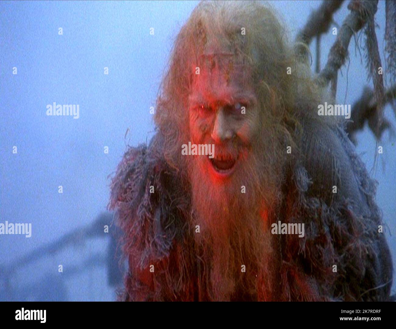 Terry Gilliam Film Monty Python and the Holy Grail (UK 1975) Charaktere: Patsy Regie: Terry Gilliam & Terry Jones 14. März 1975 **WARNUNG** dieses Foto ist nur für redaktionelle Zwecke bestimmt und unterliegt dem Copyright von PYTHON (MONTY) PICTURES und/oder dem Fotografen, der von der Film or Production Company zugewiesen wurde. Es kann nur durch Veröffentlichungen in Verbindung mit der Werbung für den oben genannten Film reproduziert werden. Es ist eine obligatorische Gutschrift für PYTHON (MONTY)-BILDER erforderlich. Der Fotograf sollte ebenfalls angerechnet werden, wenn er bekannt ist. Ohne schriftliche Genehmigung der Film Company kann keine kommerzielle Nutzung gewährt werden. Stockfoto