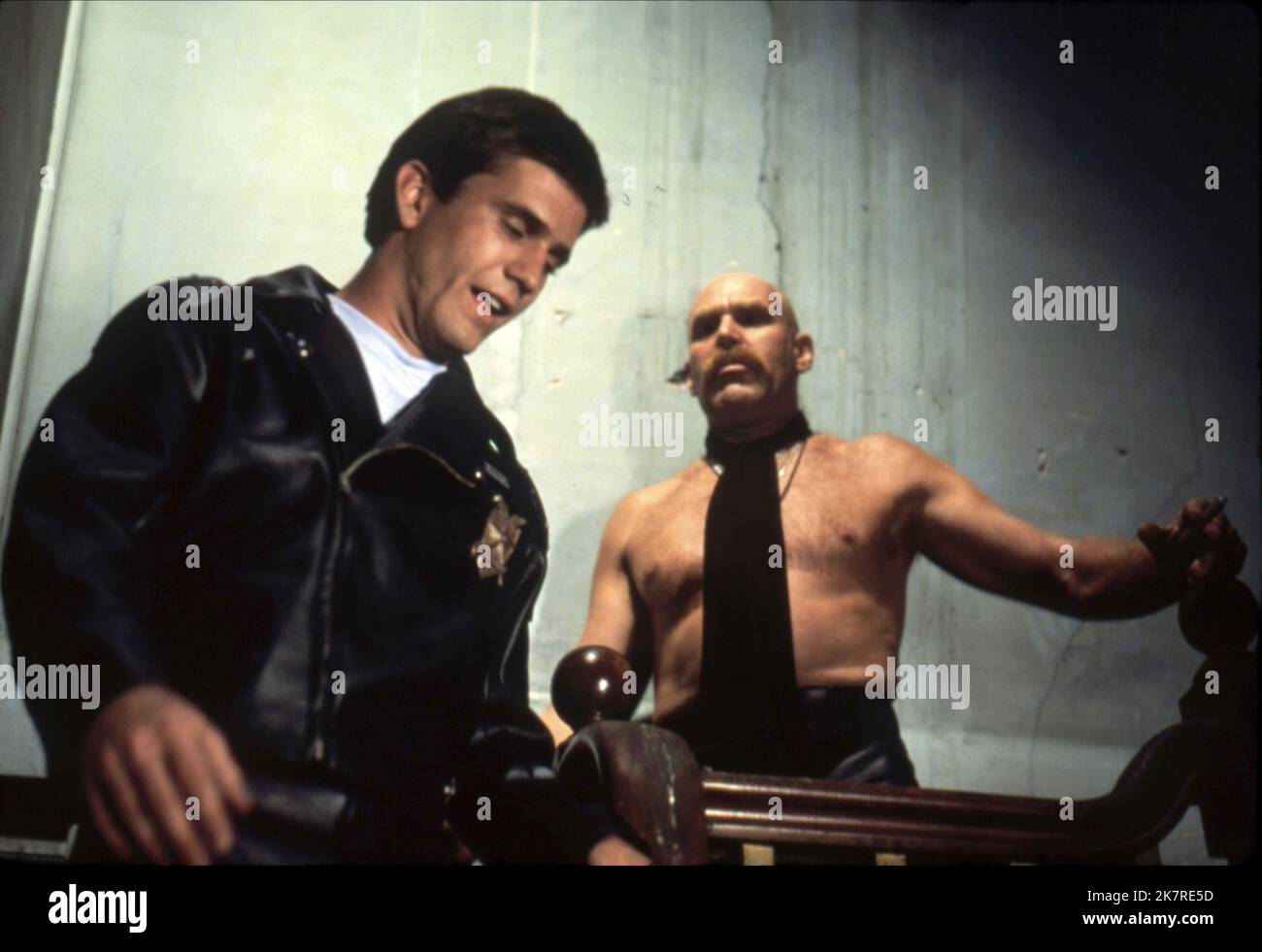 Mel Gibson & Roger Ward Film Mad Max (aus 1979) Charaktere: Max, Fifi Regie: George Miller 12. April 1979 **WARNUNG** dieses Foto ist nur für redaktionelle Zwecke bestimmt und ist urheberrechtlich geschützt von Orion HOMEWARNER BROS. Und/oder dem von der Film- oder Produktionsgesellschaft beauftragten Fotografen und dürfen nur durch Veröffentlichungen in Verbindung mit der Werbung für den oben genannten Film reproduziert werden. Eine obligatorische Gutschrift an Orion HOMEWARNER BROS. Ist erforderlich. Der Fotograf sollte ebenfalls angerechnet werden, wenn er bekannt ist. Ohne schriftliche Genehmigung der Film Company kann keine kommerzielle Nutzung gewährt werden. Stockfoto