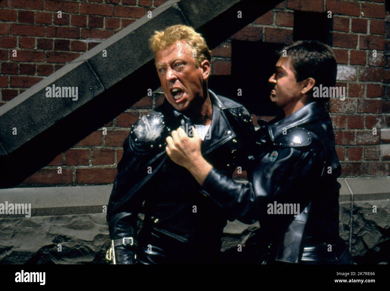 Steve Bisley & Mel Gibson Film Mad Max (aus 1979) Charaktere: Jim Goose, Max Regie: George Miller 12. April 1979 **WARNUNG** dieses Foto ist nur für redaktionelle Zwecke bestimmt und ist urheberrechtlich geschützt von Orion HOMEWARNER BROS. Und/oder dem von der Film- oder Produktionsgesellschaft beauftragten Fotografen und dürfen nur durch Veröffentlichungen in Verbindung mit der Werbung für den oben genannten Film reproduziert werden. Eine obligatorische Gutschrift an Orion HOMEWARNER BROS. Ist erforderlich. Der Fotograf sollte ebenfalls angerechnet werden, wenn er bekannt ist. Ohne schriftliche Genehmigung der Film Company kann keine kommerzielle Nutzung gewährt werden. Stockfoto