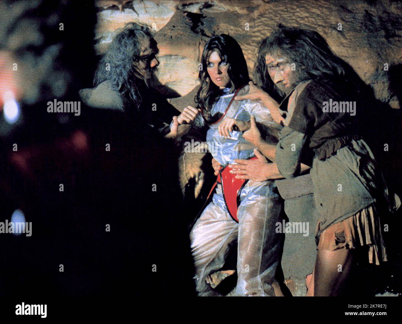 Caroline Munro Film Starcrash (1971) Charaktere: Stella Star Regie: Luigi Cozzi 21. Dezember 1978 **WARNUNG** dieses Foto ist nur für redaktionelle Zwecke bestimmt und unterliegt dem Urheberrecht von NEW WORLD PICTURES und/oder dem Fotografen, der von der Film- oder Produktionsgesellschaft beauftragt wurde, und kann nur durch Veröffentlichungen in Verbindung mit der Werbung für den obigen Film reproduziert werden. Es ist eine obligatorische Gutschrift für BILDER AUS DER NEUEN WELT erforderlich. Der Fotograf sollte ebenfalls angerechnet werden, wenn er bekannt ist. Ohne schriftliche Genehmigung der Film Company kann keine kommerzielle Nutzung gewährt werden. Stockfoto