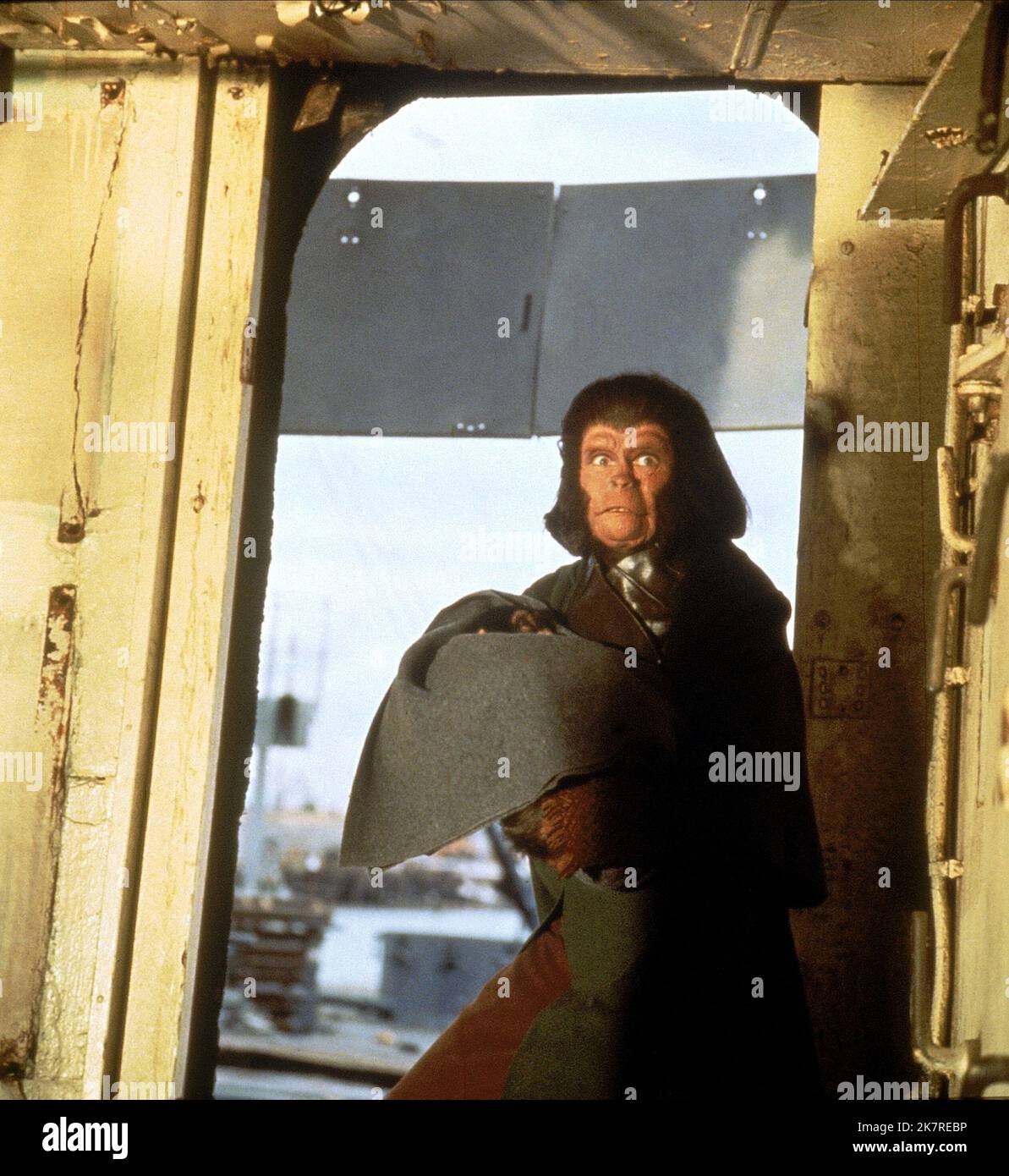 Kim Hunter Film Escape from the Planet of the Apes (1971) Charaktere: Zira Regie: Don Taylor 21. Mai 1971 **WARNUNG** dieses Foto ist nur für redaktionelle Zwecke bestimmt und unterliegt dem Copyright von 20TH CENTURY FOX und/oder dem Fotografen, der von der Film- oder Produktionsgesellschaft beauftragt wurde. Eine obligatorische Gutschrift für 20TH CENTURY FOX ist erforderlich. Der Fotograf sollte ebenfalls angerechnet werden, wenn er bekannt ist. Ohne schriftliche Genehmigung der Film Company kann keine kommerzielle Nutzung gewährt werden. Stockfoto