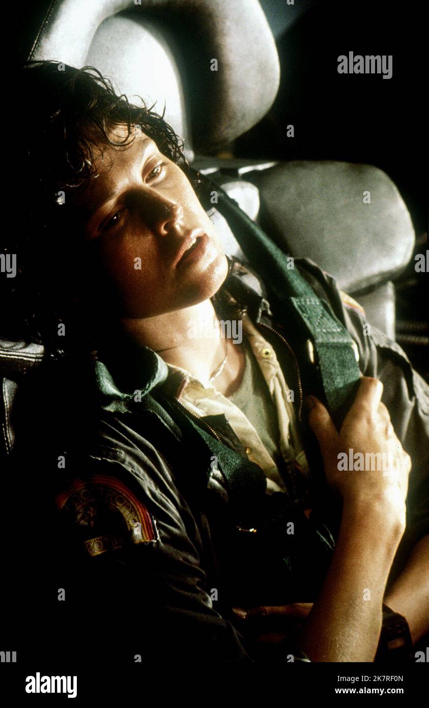 Sigourney Weaver Film Alien (USA/UK 1979) Charaktere: Ripley Regie: Ridley Scott 25. Mai 1979 **WARNUNG** dieses Foto ist nur für redaktionelle Zwecke bestimmt und unterliegt dem Copyright von 20TH CENTURY FOX und/oder dem Fotografen, der von der Film or Production Company beauftragt wurde. Es kann nur durch Veröffentlichungen in Verbindung mit der Werbung für den oben genannten Film reproduziert werden. Eine obligatorische Gutschrift für 20TH CENTURY FOX ist erforderlich. Der Fotograf sollte ebenfalls angerechnet werden, wenn er bekannt ist. Ohne schriftliche Genehmigung der Film Company kann keine kommerzielle Nutzung gewährt werden. Stockfoto