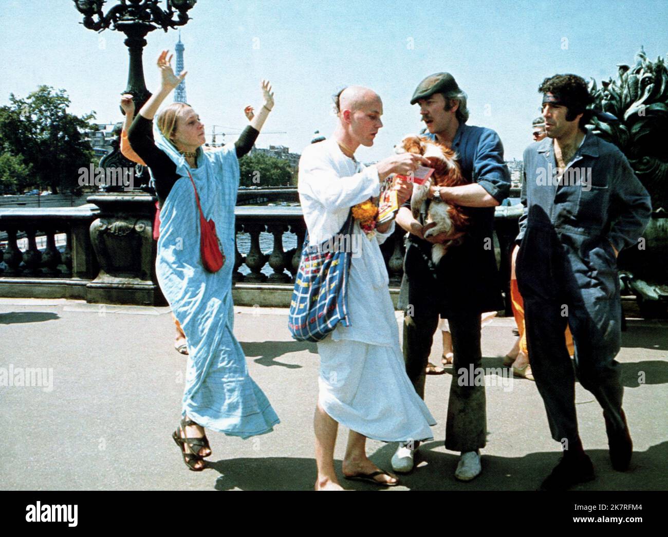 Donald Sutherland & Elliott Gould Film S*P*Y*S; Spys (1974) Regie: Irvin Kershner 28. Juni 1974 **WARNUNG** dieses Foto ist nur für redaktionelle Zwecke bestimmt und ist urheberrechtlich geschützt von 20 CENTURY FOX und/oder dem Fotografen, der von der Film or Production Company zugewiesen wurde. Es kann nur durch Veröffentlichungen in Verbindung mit der Werbung für den obigen Film reproduziert werden. Eine obligatorische Gutschrift für 20 CENTURY FOX ist erforderlich. Der Fotograf sollte ebenfalls angerechnet werden, wenn er bekannt ist. Ohne schriftliche Genehmigung der Film Company kann keine kommerzielle Nutzung gewährt werden. Stockfoto