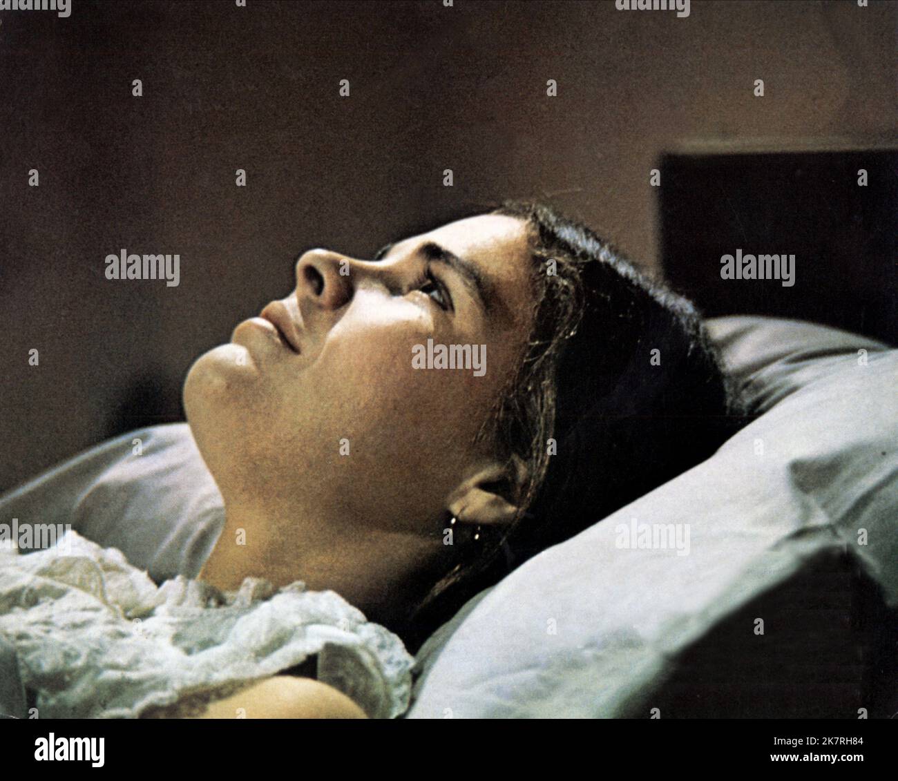 Ali MacGraw Film Love Story (USA 1970) Charaktere: Jennifer Cavalleri Regie: Arthur Hiller 16. Dezember 1970 **WARNUNG** dieses Foto ist nur für redaktionelle Zwecke bestimmt und unterliegt dem Urheberrecht von PARAMOUNT und/oder dem Fotografen, der von der Film- oder Produktionsgesellschaft beauftragt wurde. Es kann nur durch Veröffentlichungen in Verbindung mit der Werbung für den obigen Film reproduziert werden. Es ist eine obligatorische Gutschrift bis ÜBERGEORDNETEN BETRAG erforderlich. Der Fotograf sollte ebenfalls angerechnet werden, wenn er bekannt ist. Ohne schriftliche Genehmigung der Film Company kann keine kommerzielle Nutzung gewährt werden. Stockfoto
