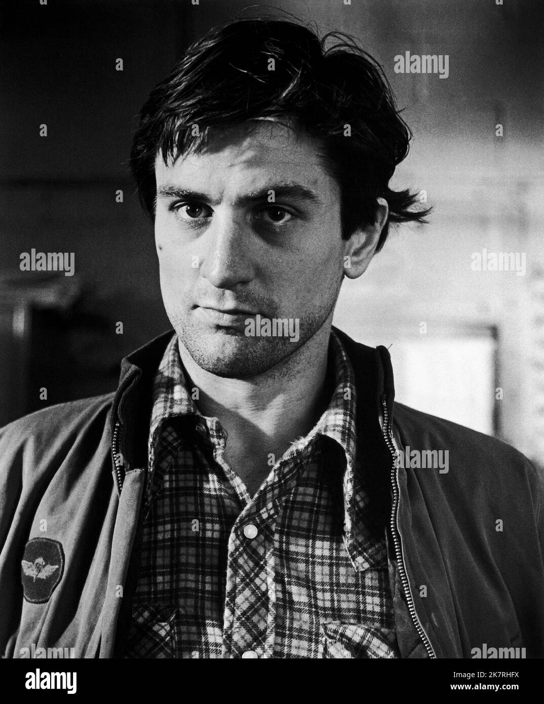 Robert de Niro Film Taxi Driver (USA 1976) Charaktere: Travis Bickle Regie: Martin Scorsese 07. Februar 1976 **WARNUNG** dieses Foto ist nur für redaktionelle Zwecke bestimmt und unterliegt dem Copyright von COLUMBIA PICTURES und/oder dem Fotografen, der von der Film- oder Produktionsgesellschaft beauftragt wurde. Es kann nur durch Veröffentlichungen in Verbindung mit der Werbung für den oben genannten Film reproduziert werden. Eine obligatorische Gutschrift für COLUMBIA PICTURES ist erforderlich. Der Fotograf sollte ebenfalls angerechnet werden, wenn er bekannt ist. Ohne schriftliche Genehmigung der Film Company kann keine kommerzielle Nutzung gewährt werden. Stockfoto