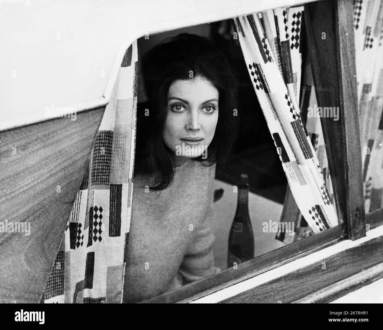 Gayle Hunnicutt Film Voices (1973) Charaktere: Claire Regie: Kevin Billington 11. April 1973 **WARNUNG** dieses Foto ist nur für redaktionelle Zwecke bestimmt und unterliegt dem Urheberrecht von HEMDALE Film und/oder dem Fotografen, der von der Film or Production Company beauftragt wurde. Eine obligatorische Gutschrift für HEMDALE Film ist erforderlich. Der Fotograf sollte ebenfalls angerechnet werden, wenn er bekannt ist. Ohne schriftliche Genehmigung der Film Company kann keine kommerzielle Nutzung gewährt werden. Stockfoto