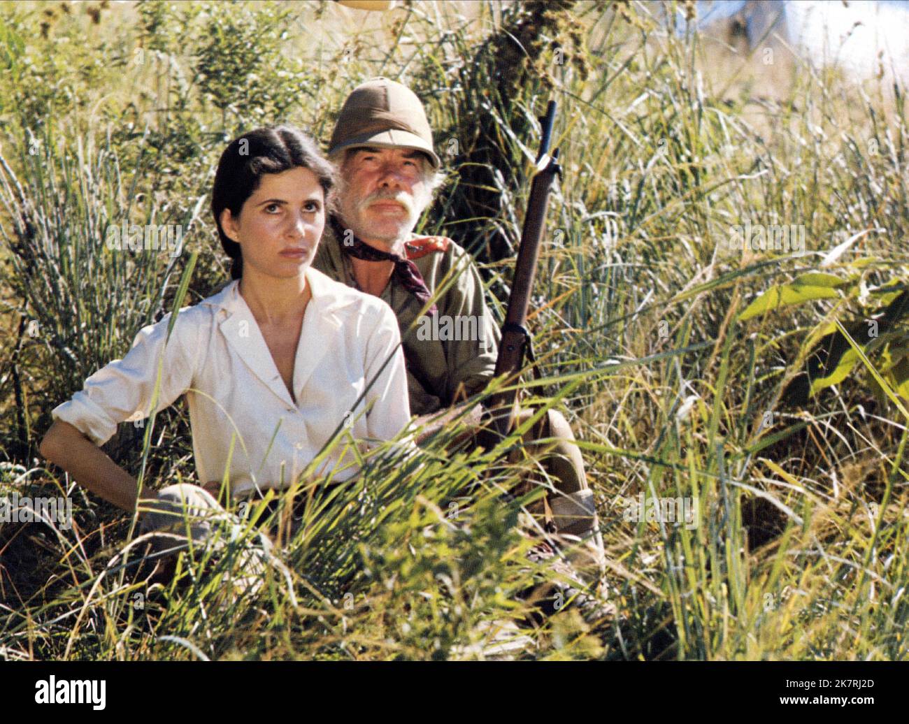 Barbara Parkins & Lee Marvin Film: Shout at the Devil (USA/UK 1976) Charaktere: Rosa O'Flynn / Oldsmith & Colonel Flynn O'Flynn / Titel auch: 'Zwei wie Hund und Katz' Regie: Peter R. Hunt 13. April 1976 **WARNUNG** Dieses Foto ist nur für redaktionelle Verwendung bestimmt und unterliegt dem Copyright von TONAV-PRODUKTIONEN und/oder dem Fotografen, der von der Film- oder Produktionsfirma beauftragt wurde, und kann nur von Publikationen im Zusammenhang mit der Bewerbung des oben genannten Films reproduziert werden. Eine obligatorische Gutschrift für TONAV-PRODUKTIONEN ist erforderlich. Der Fotograf sollte auch bei Bekanntwerden des Fotos gutgeschrieben werden. Es kann keine kommerzielle Nutzung erfolgen Stockfoto