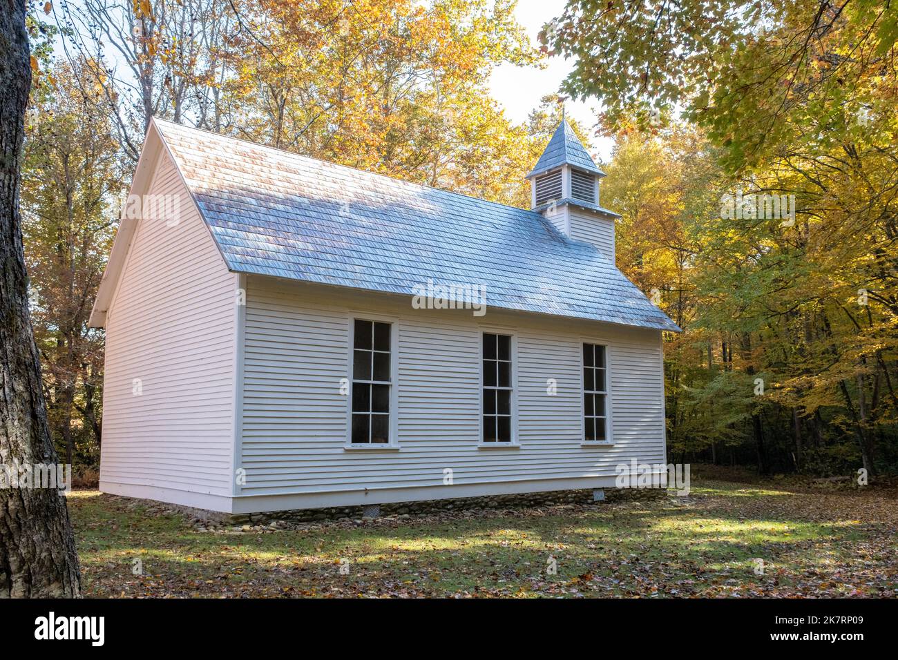 Palmer Chapel – Seite- und Rückansicht in einer malerischen Herbstsaison. Stockfoto