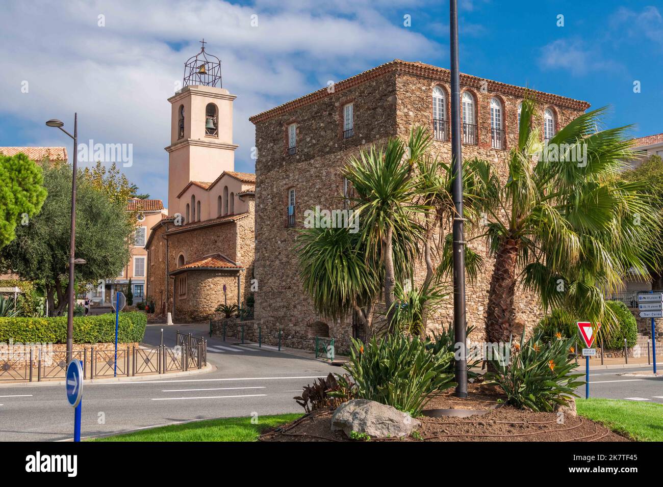 Musée de la Tour Carrée in Sainte Maxime, im Departement Var der Region Provence-Alpes-Côte d'Azur im Südosten Frankreichs. Stockfoto