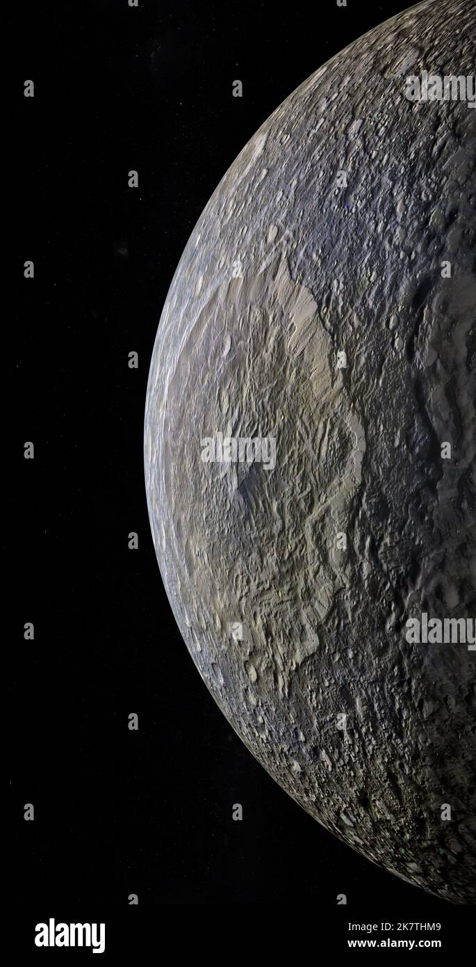 Mimas-Satellit, Saturnmond, der im Weltraum umkreist Stockfoto