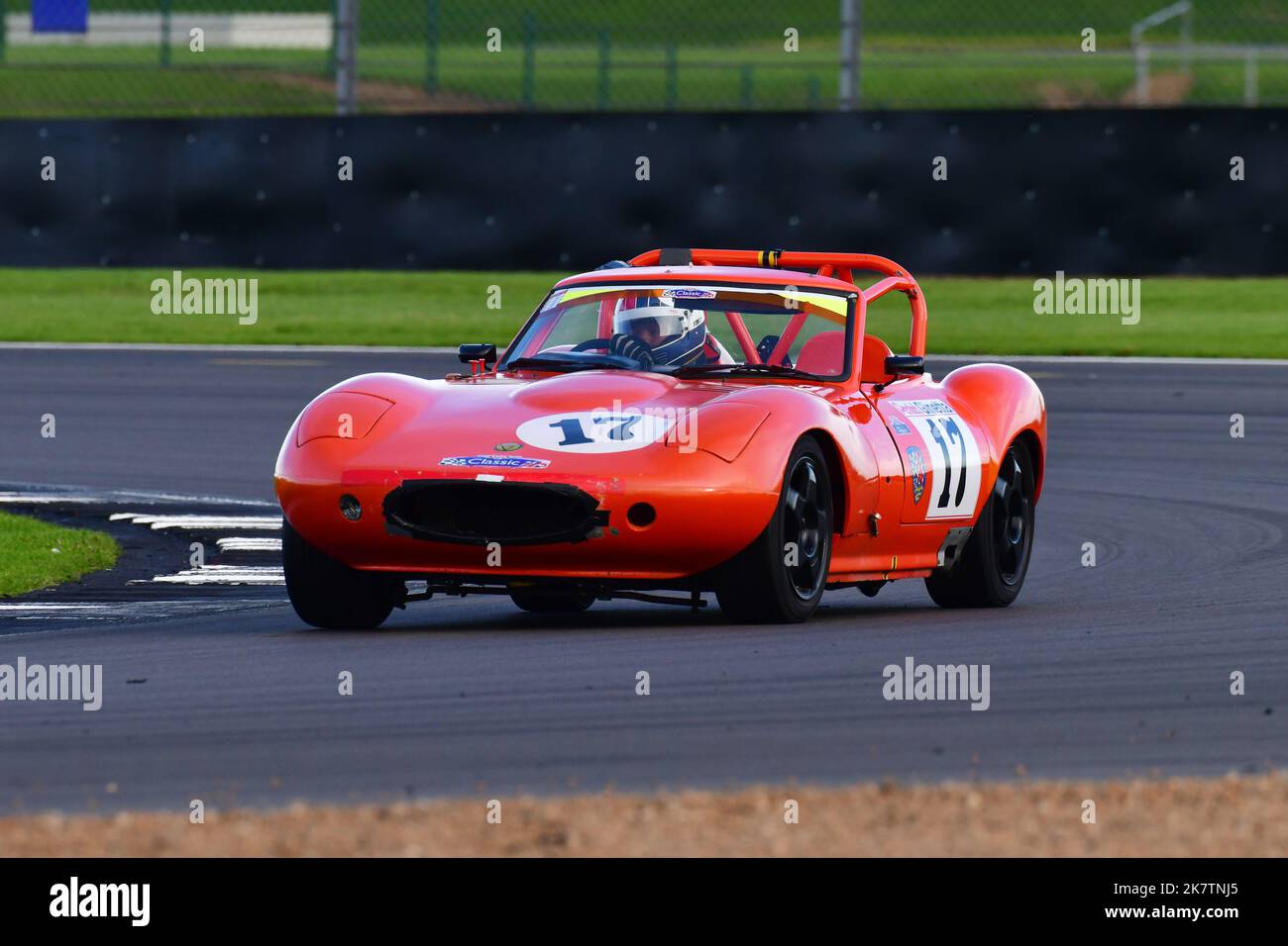 Sam Steeper, Ginetta G27, A2 Speedpanel Modern Classics Serie, für die meisten Serien-Limousinen, Heckklappen, GT- und Sportwagen, die hergestellt wurden Stockfoto