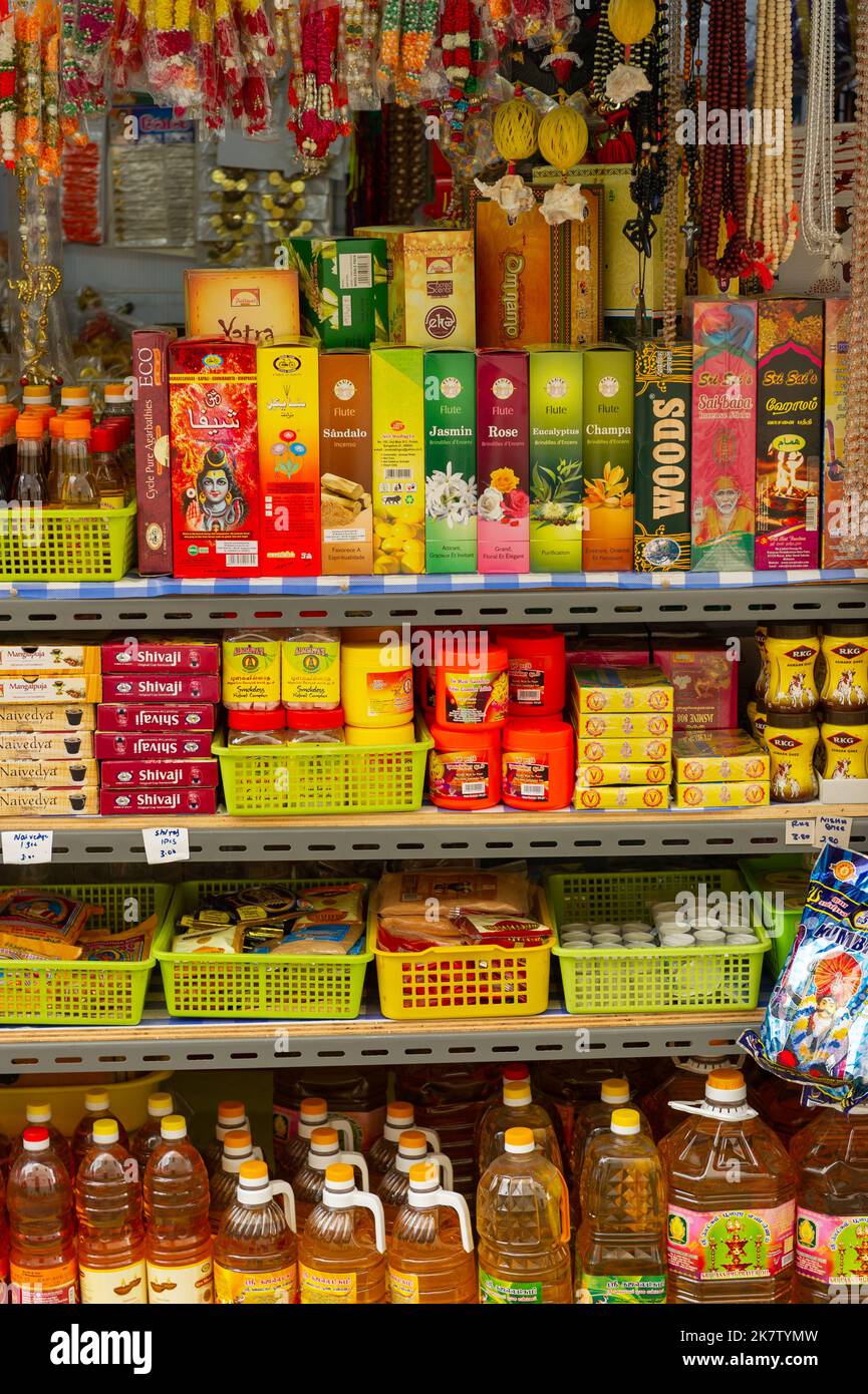 Indische Köstlichkeiten von einem indischen StraßenTrader in Singapur Stockfoto