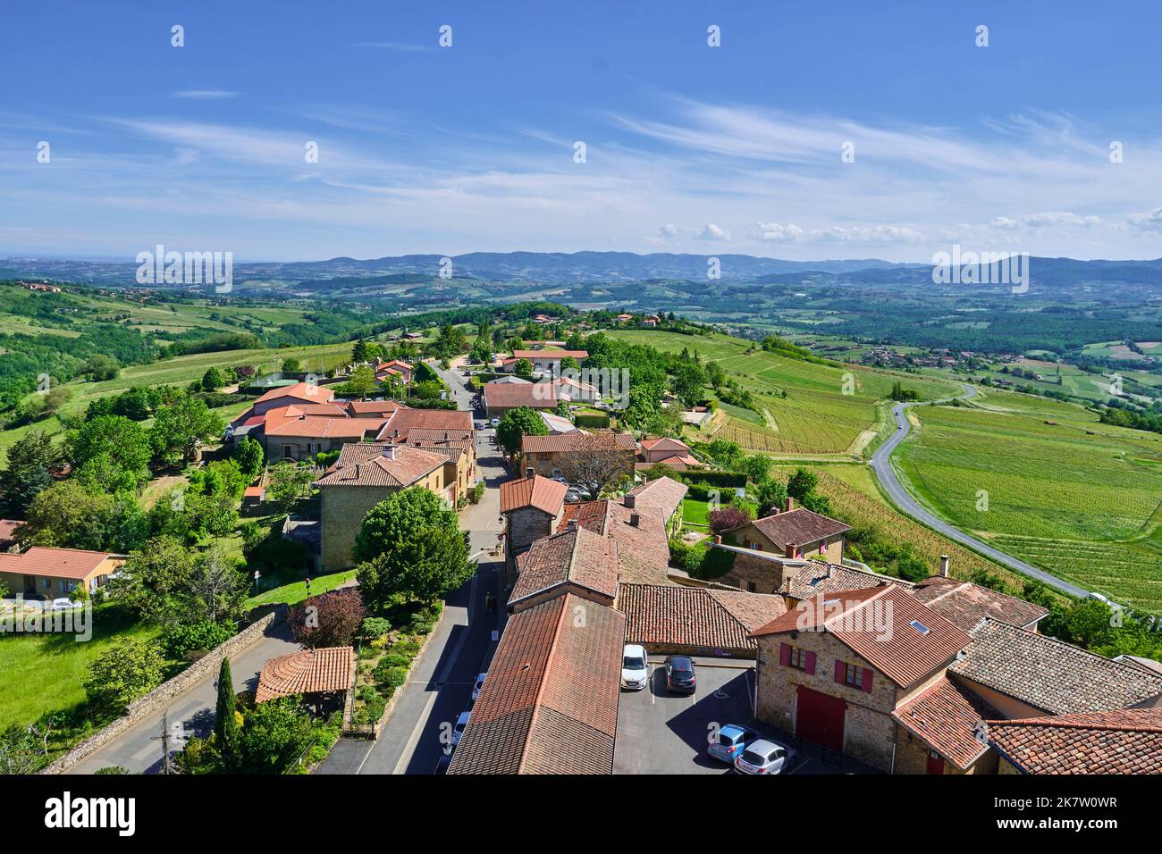 Oingt (Zentralfrankreich): Überblick über das Dorf in der Beaujolais-Region, bekannt für seine goldenen Steine, das Dorf mit dem Label „Plus Beaux Vil Stockfoto