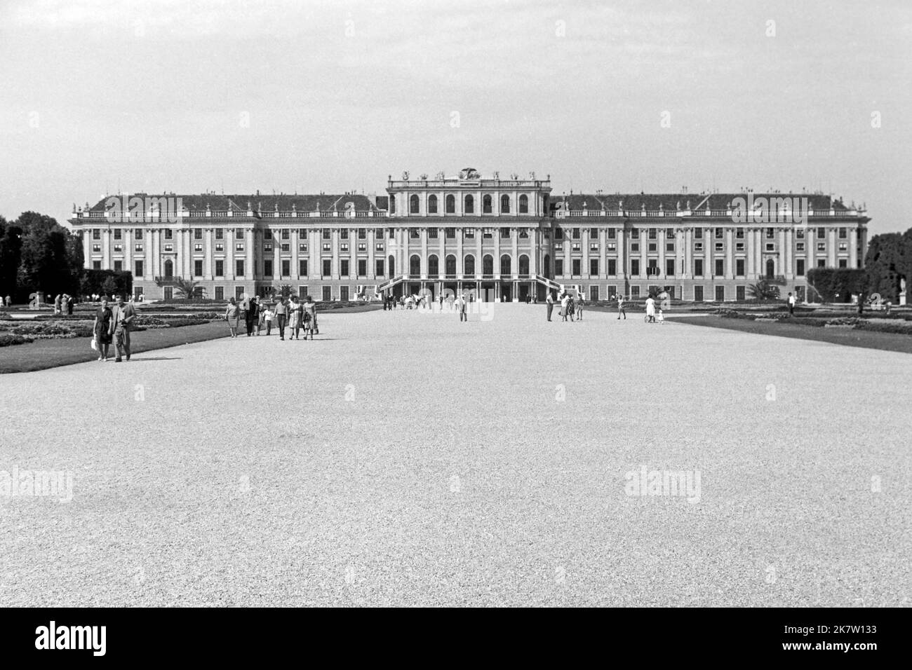 Schloss Schönbrunn in Wien, um 1962. Schloss Schönbrunn in Wien, um 1962. Stockfoto
