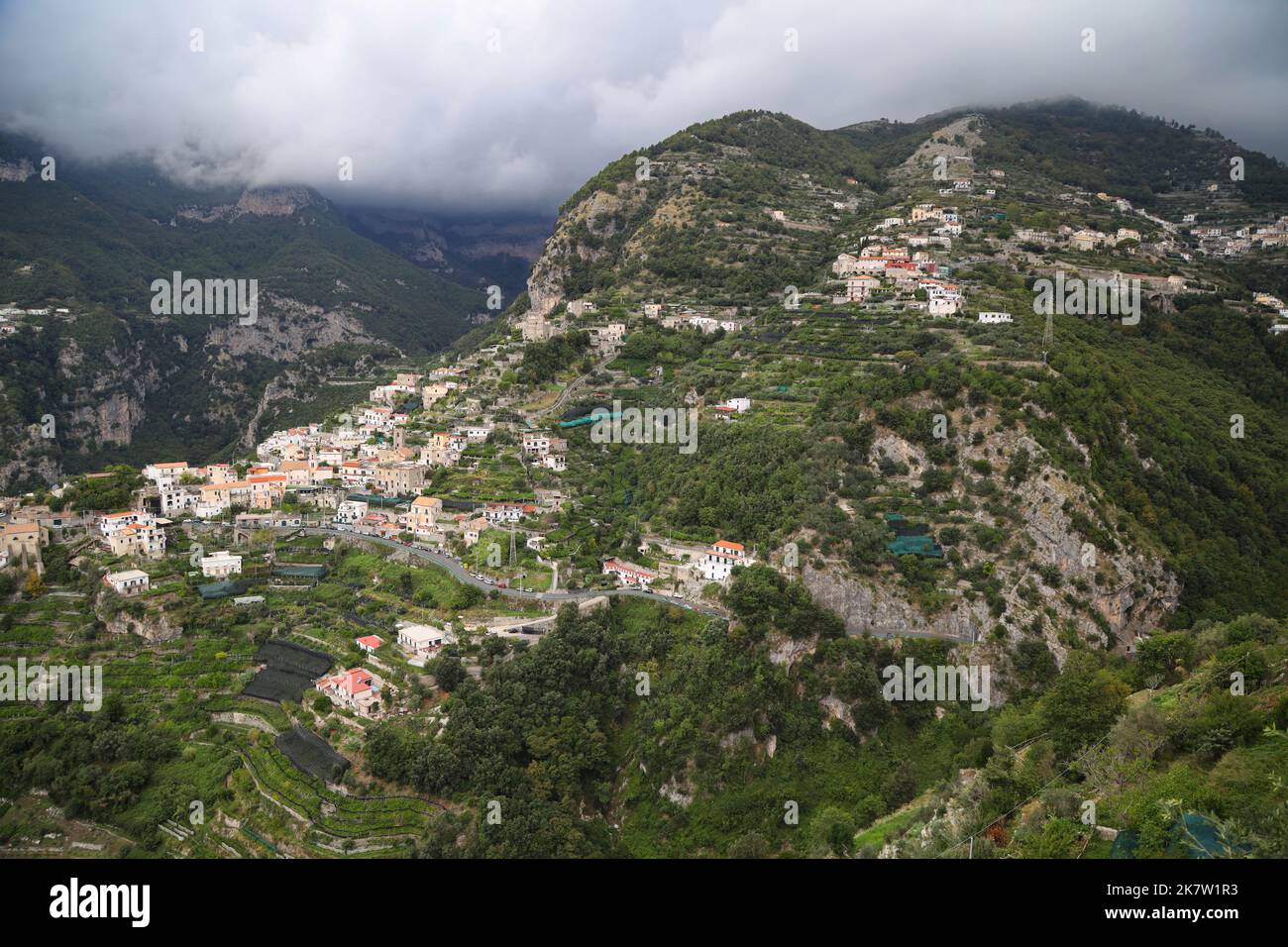 Panorama der Hügel um Ravello an der Amalfiküste, Italien Stockfoto