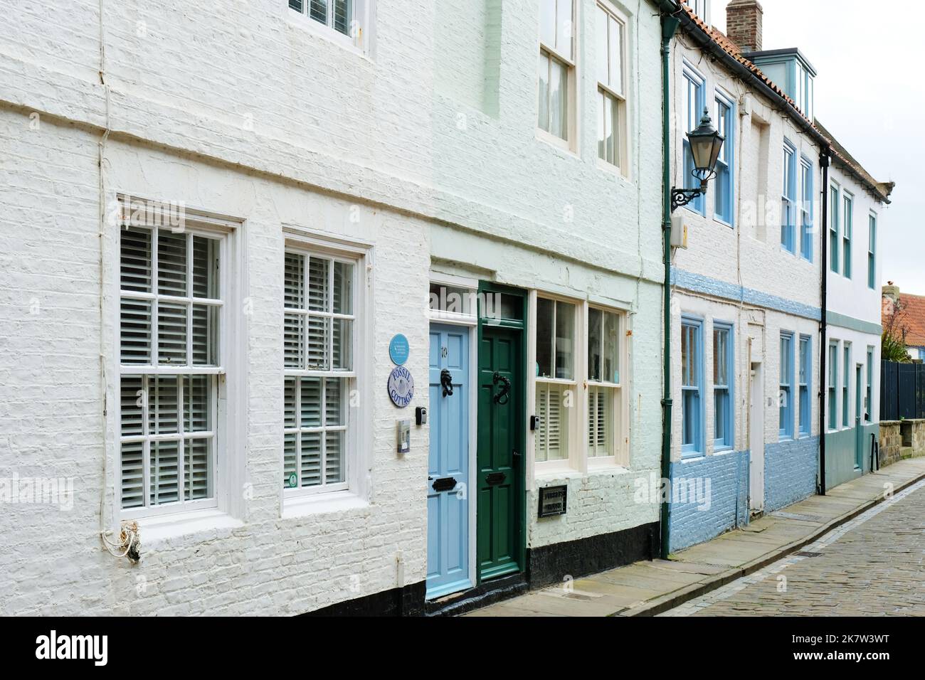Reihenhäuser im Herzen von Whitby, von denen viele jetzt Ferienhäuser oder Zweitwohnungen sind, Yorkshire, Großbritannien - John Gollop Stockfoto