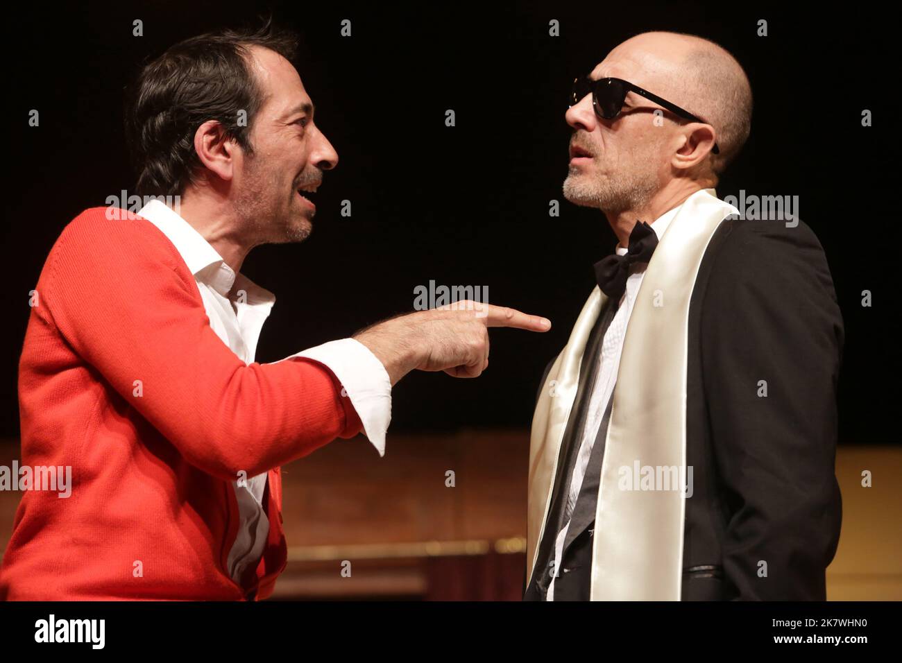 Eric Delcourt und Nicolas Bienvenu. pièce de Théâtre : 'La Soeur du Grec'. Comédie d'Eric Delcourt. Mise en scène par Jean-Luc Moreau. 31 ème Festival Stockfoto