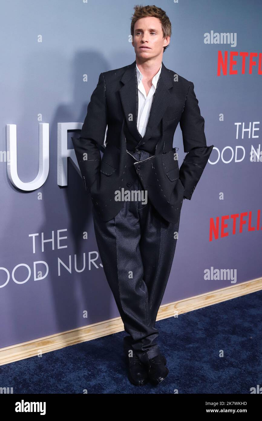 New York City, Usa. 18. Oktober 2022. MANHATTAN, NEW YORK CITY, NEW YORK, USA - 18. OKTOBER: Der englische Schauspieler Eddie Redmayne kommt zur New York Special Screening von Netflix's "The Good Nurse", die am 18. Oktober 2022 im Pariser Theater in Manhattan, New York City, New York, USA, stattfand. (Foto von Jordan Hinton/Image Press Agency) Quelle: Image Press Agency/Alamy Live News Stockfoto