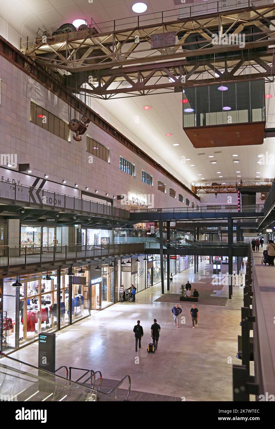 Innenansicht der Turbinenhalle B im neu renovierten Battersea Power Station, London, Großbritannien. Eröffnet Im Oktober 2022. Stockfoto