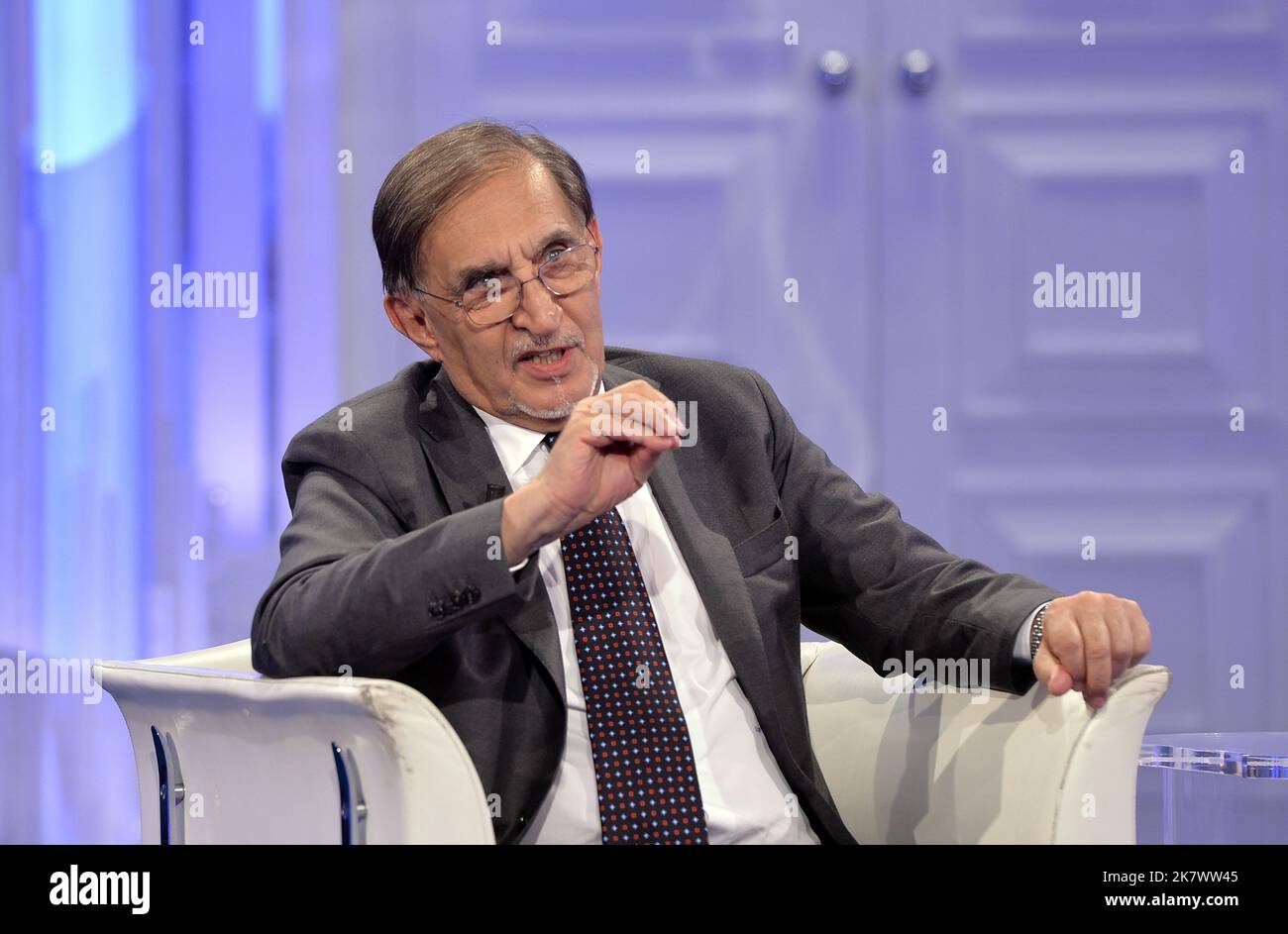 Italien, Rom, 18. Oktober 2022 : Ignazio La Russa, neuer Präsident des Senats, Gast der TV-Talkshow 'Porta a Porta' Foto © Fabio Cimaglia/Sintesi/Alamy Live News Stockfoto