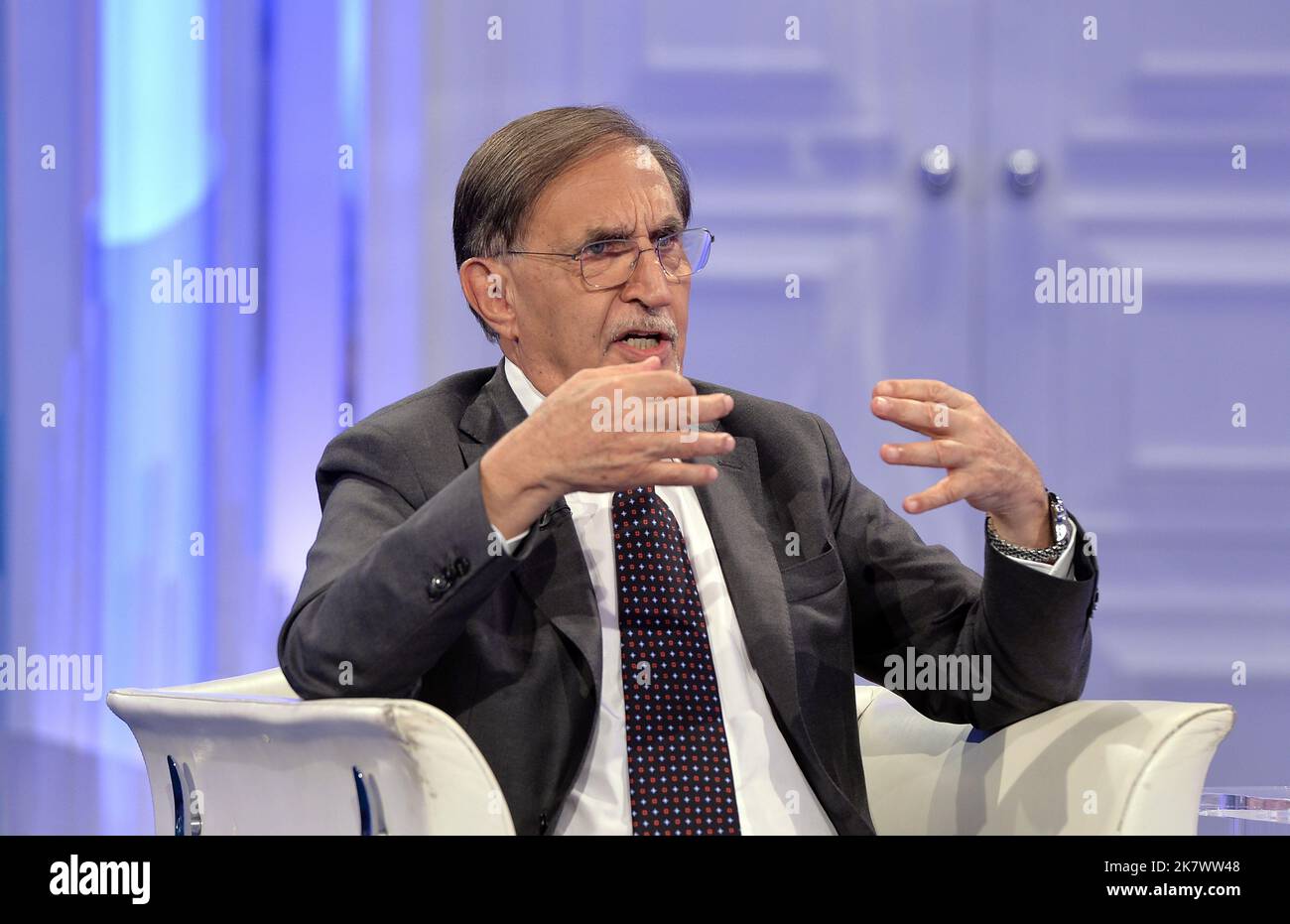 Italien, Rom, 18. Oktober 2022 : Ignazio La Russa, neuer Präsident des Senats, Gast der TV-Talkshow 'Porta a Porta' Foto © Fabio Cimaglia/Sintesi/Alamy Live News Stockfoto