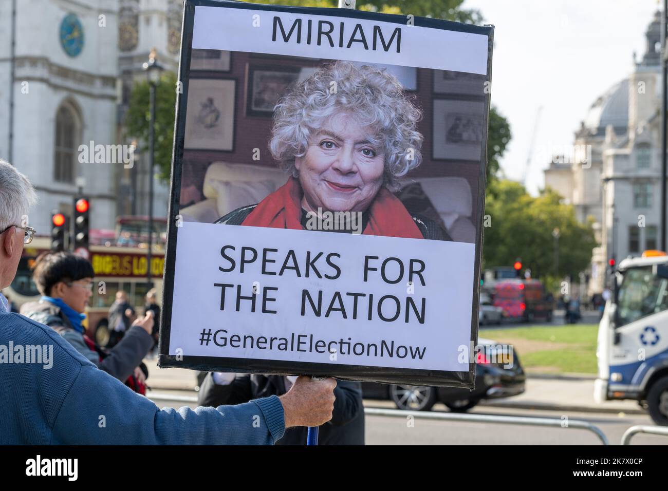 London, Großbritannien. 19. Oktober 2022. Protestbanner in Westminster Kredit: Ian Davidson/Alamy Live News Stockfoto