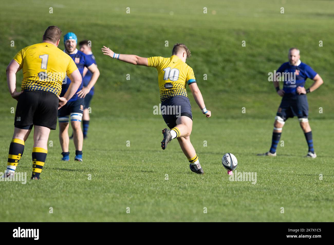 rugby-Spiel, Rugby-Spieler, Rugby-Team, Rugby-Ballrugby-Angriff, Rugby-Scrum, Rugby-Spieler, Rugby-Spielfeld, Rugby-Ball, Rugby-Team-Spiel, Angriff, Scrum, Angriff, zu Stockfoto