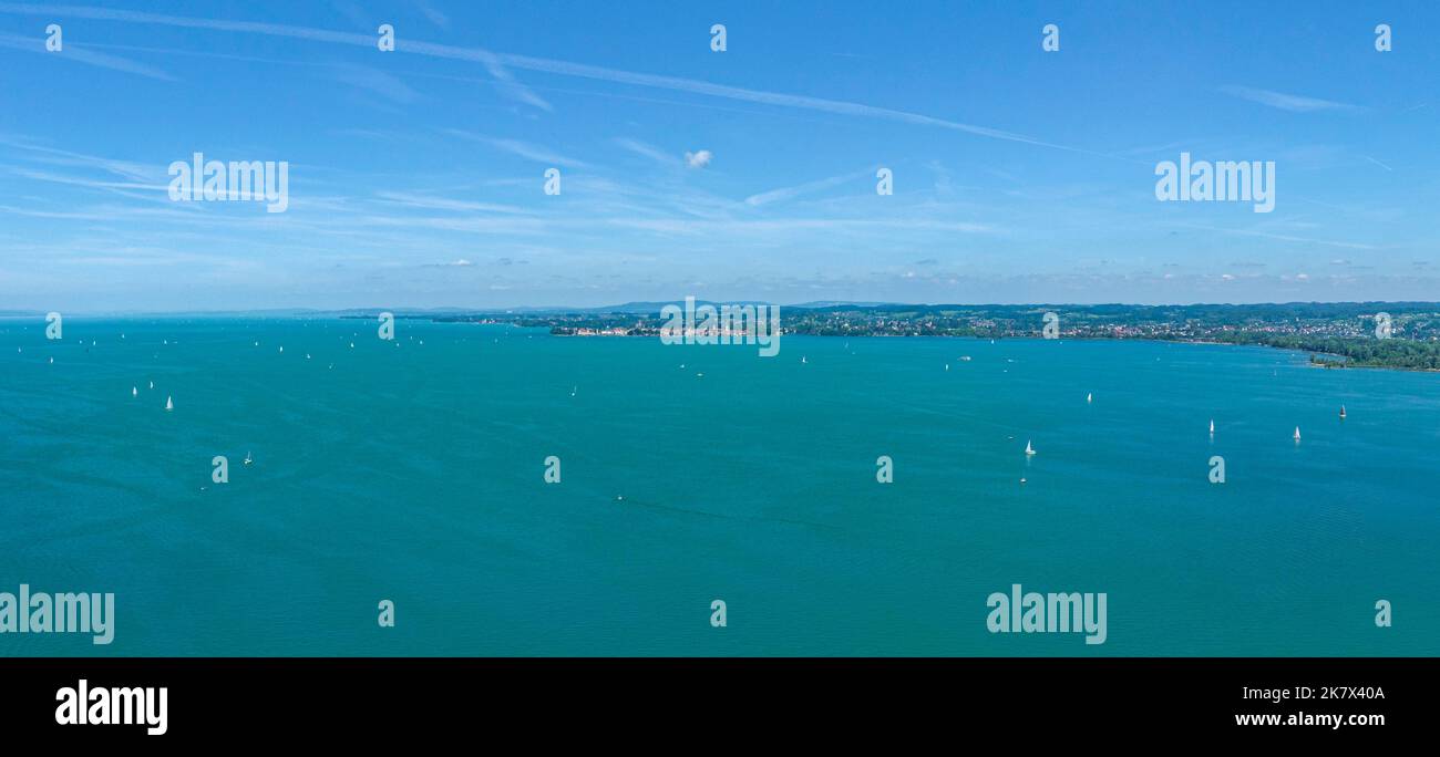 Schöner Blick auf die österreichische Kreisstadt Bregenz am Bodensee Stockfoto