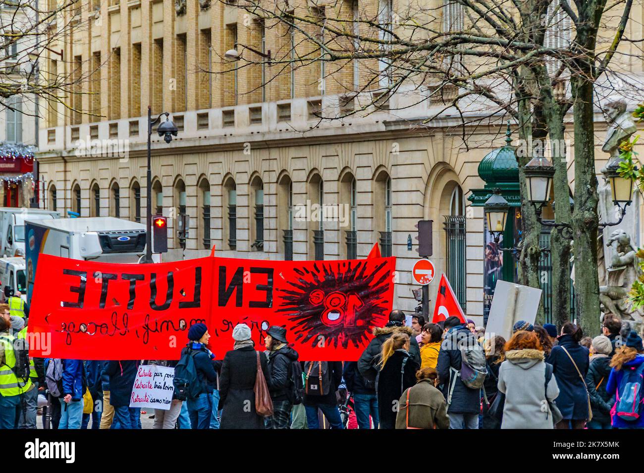 PARIS, FRANKREICH, JANUAR - 2020 - Arbeiter protestieren bei stret der stadt paris, frankreich Stockfoto