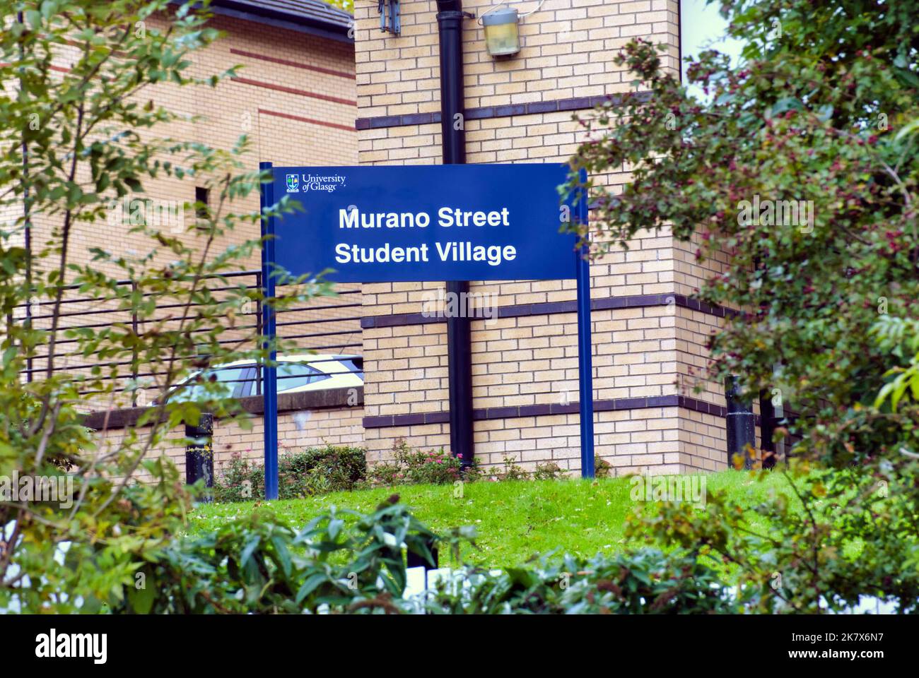 Muranoglas Straße Studentendorf Schild Maryhill Universität von Glasgow Residenzen Stockfoto