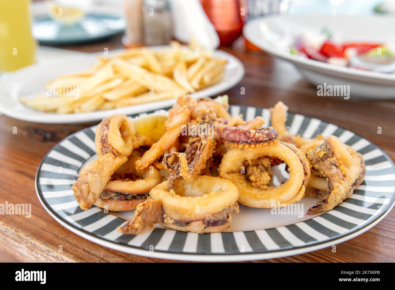 Frittierte Tintenfische oder Calamari-Ringe Stockfoto