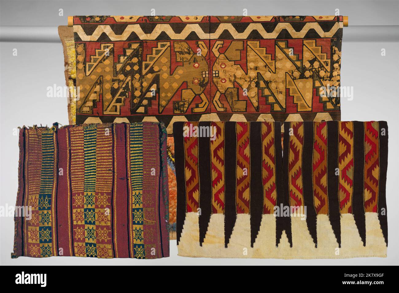 Inka-Kunst - Beispiele von Inka-Stoffen, mit seinen typischen Farben und besonderen Designs Stockfoto