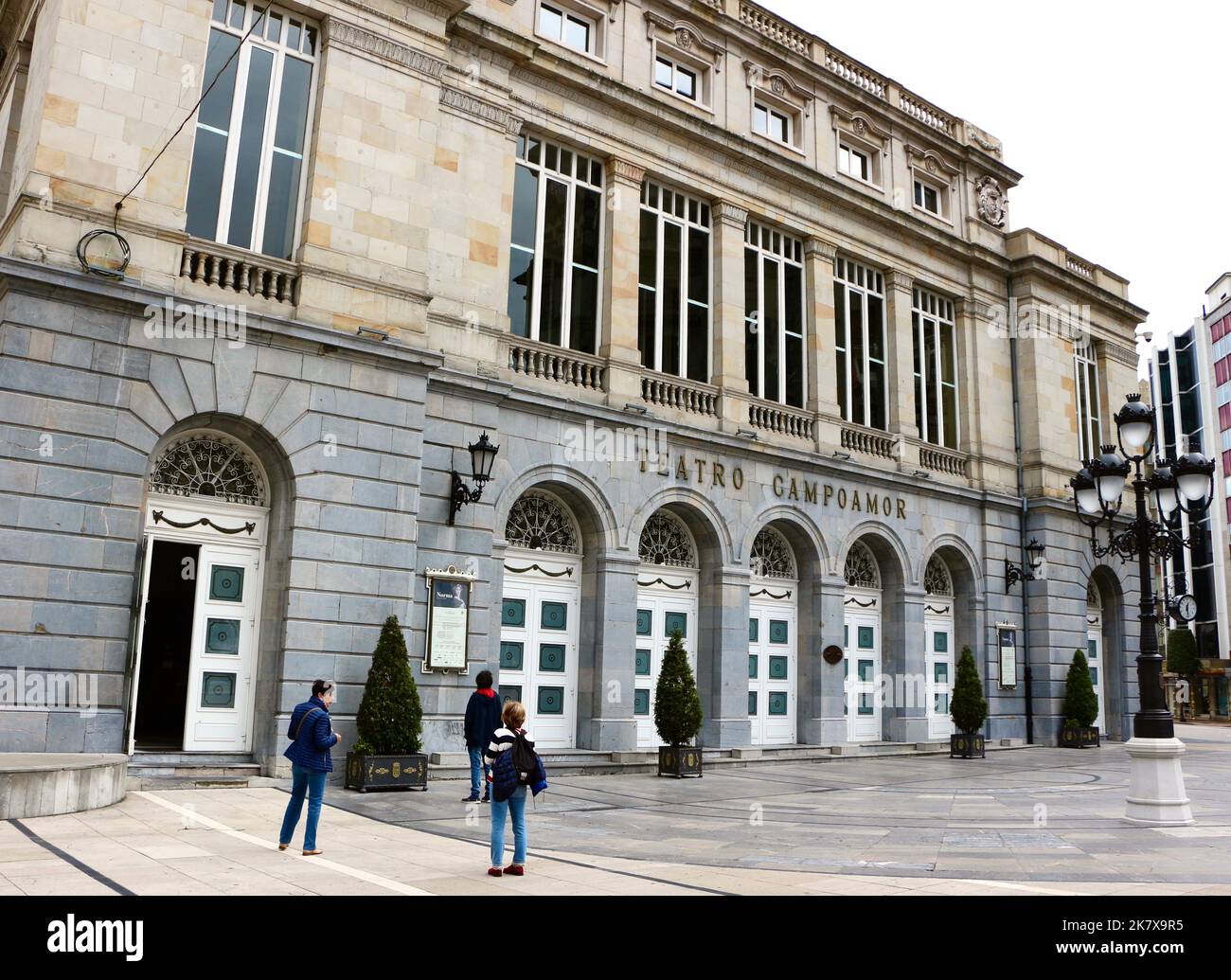 Fassade des Campoamor Theaters, wo die Preisverleihung der Prinzessin von Asturien stattfindet Stockfoto