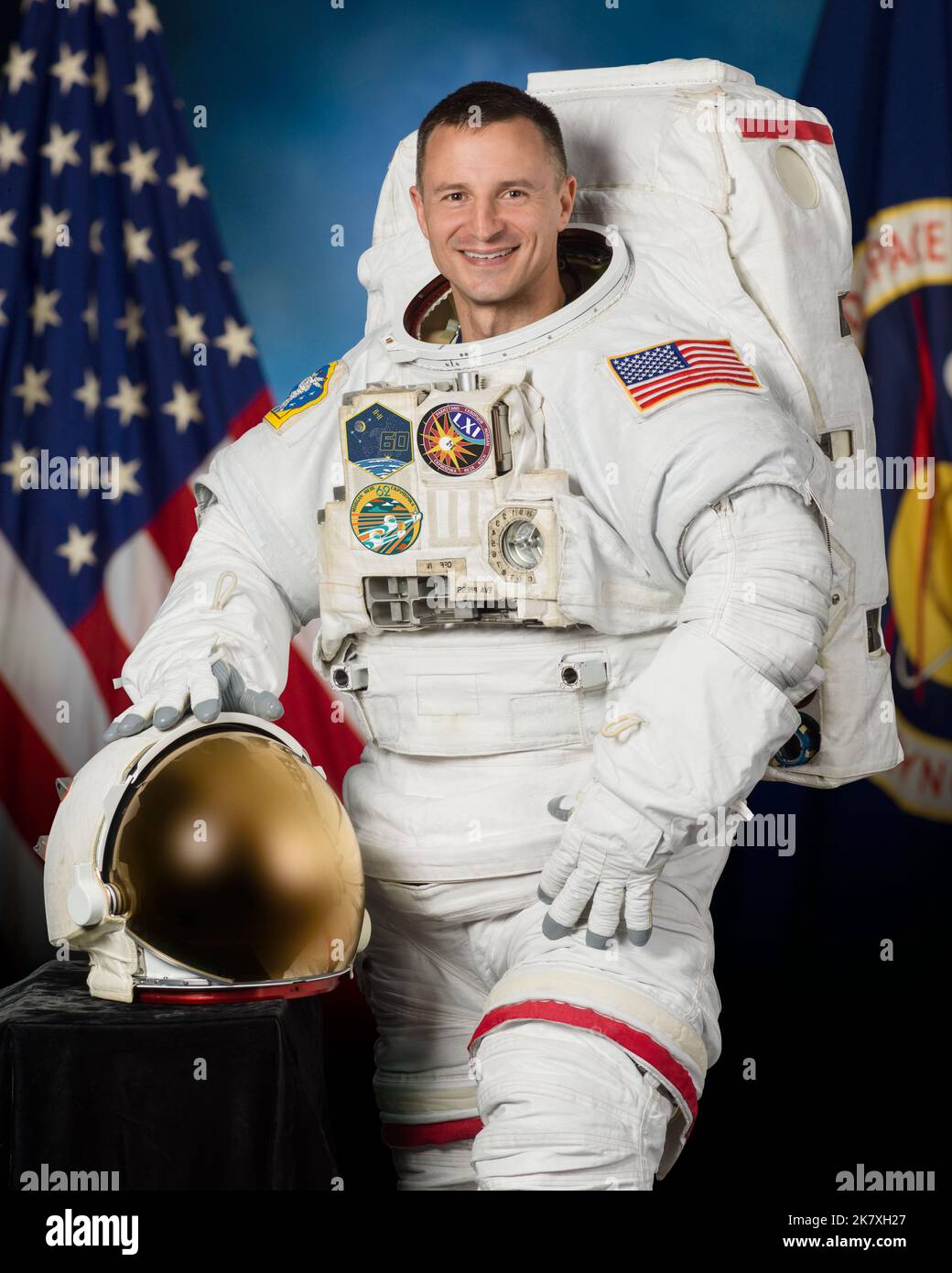 Offizielles Porträt des NASA-Astronauten Andrew Morgan in einem US-Weltraumspaziergang, auch bekannt als Extravehicular Mobility Unit (EMU). Offizielles NASA-Astronautenportrait in EMU - Expedition 57/58 Crew-Mitglied Drew Morgan Stockfoto