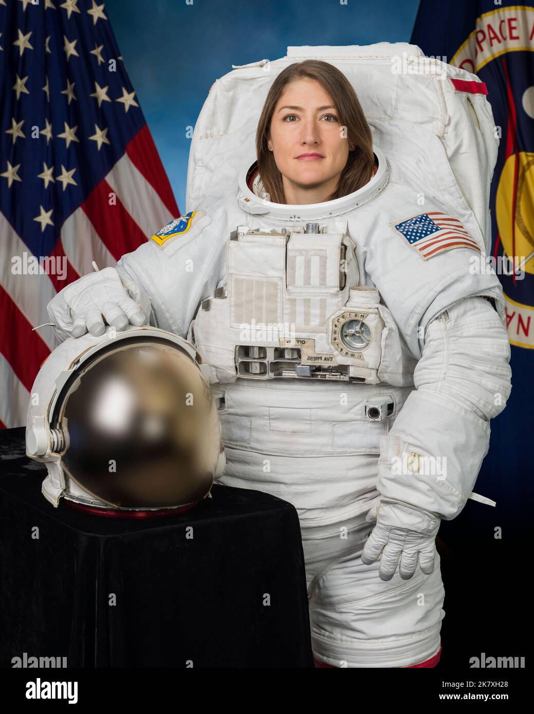 Astronautin Christina Koch Offizielles EMU-Porträt. Offizielles Porträt der NASA-Astronautin Christina Koch. Stockfoto