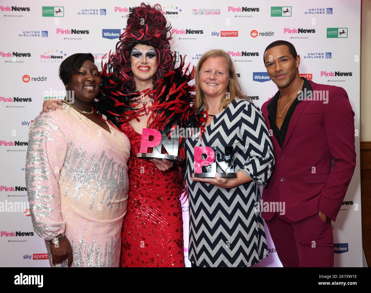 (Von links nach rechts) Lady Phyll, Aida H Dee, Yvonne Owino-Wamari und Michael Gunning bei den PinkNews Awards im Church House Westminster, London. Bilddatum: Mittwoch, 19. Oktober 2022. Stockfoto