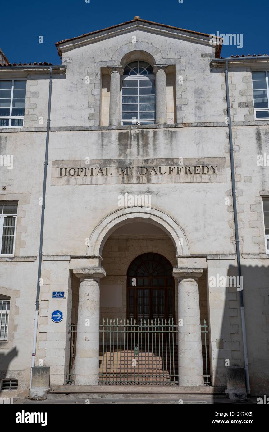 Das historische Gebäude des Krankenhauses Auffredy in der Altstadt von La Rochelle, Charente Maritime, Nouvelle-Aquitaine, Frankreich Stockfoto