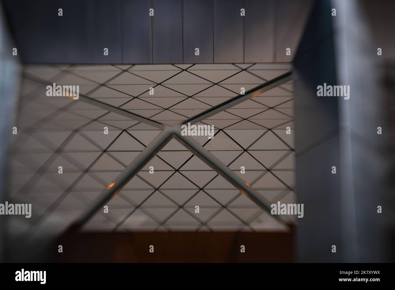 Nahaufnahme eines architektonischen Elements, wodurch ein abstraktes Bild entsteht, das als Hintergrund verwendet werden kann Stockfoto