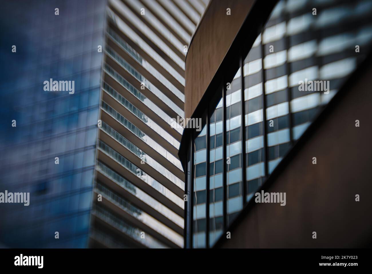 Nahaufnahme eines architektonischen Elements, wodurch ein abstraktes Bild entsteht, das als Hintergrund verwendet werden kann Stockfoto