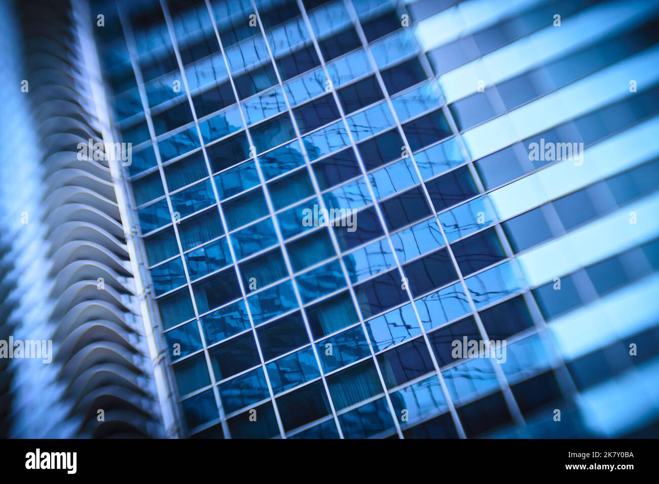 Nahaufnahme eines architektonischen Elements, wodurch ein abstraktes Bild entsteht, das als Hintergrund verwendet werden kann Stockfoto