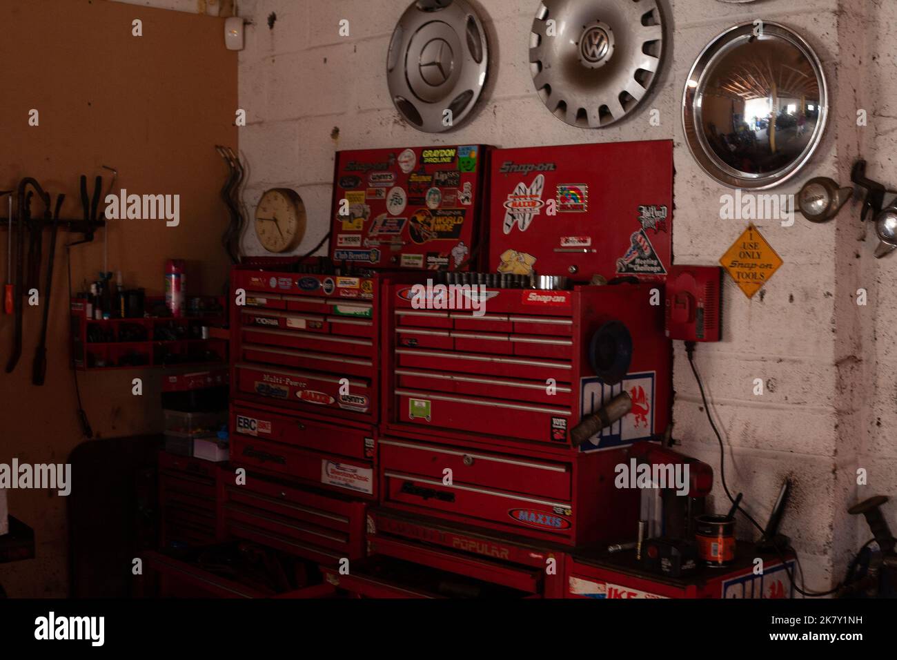 Werkzeuge in der Garage Stockfoto
